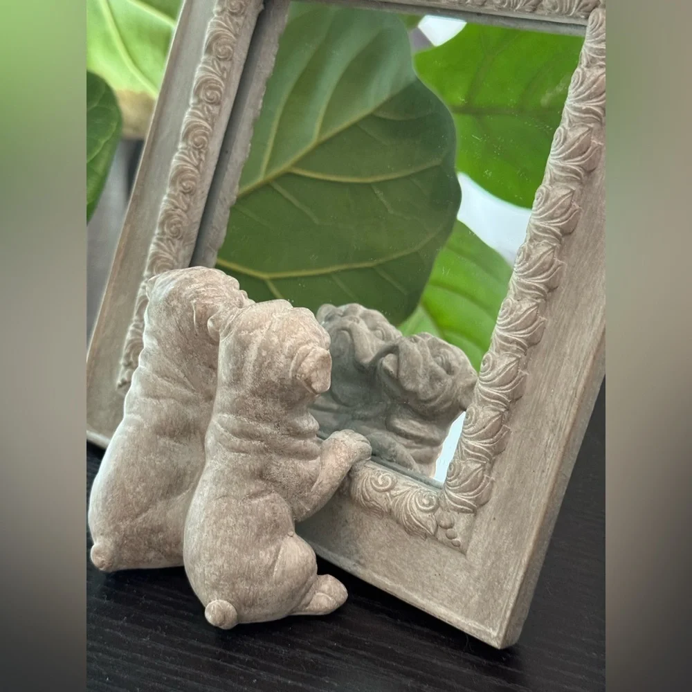 Decorative Gray Dog-Themed Mirror